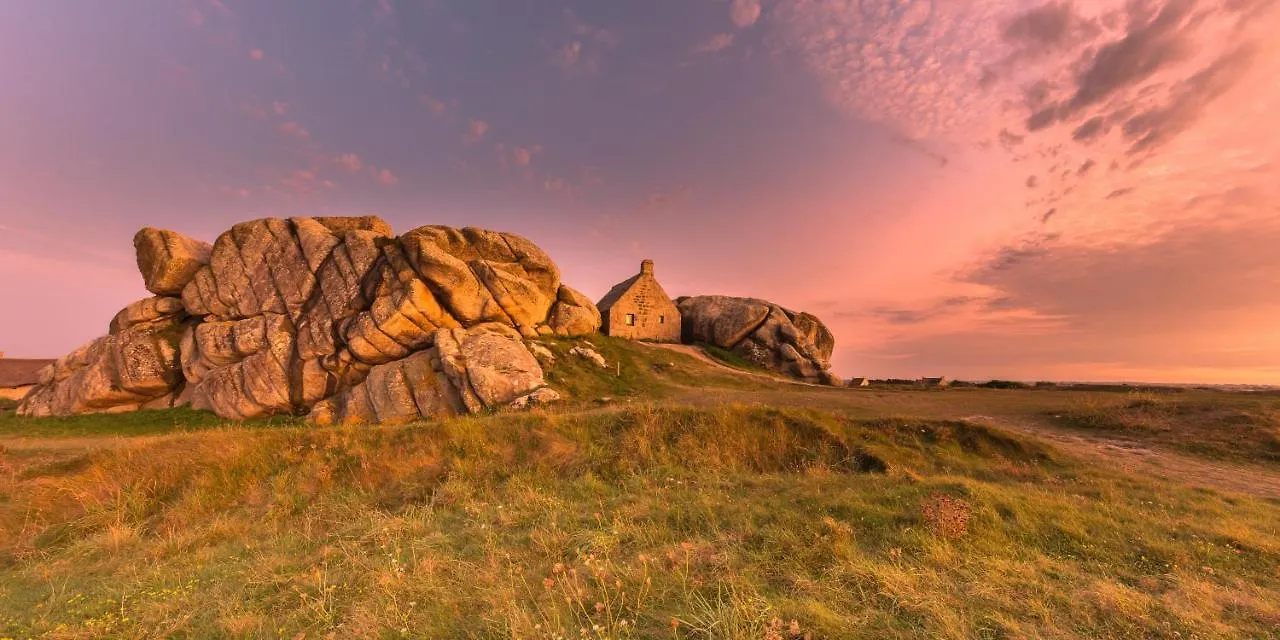 Holiday home Ty Korejou - Splendide Maison Avec Sauna Les Pieds Dans L'Eau Plouguerneau